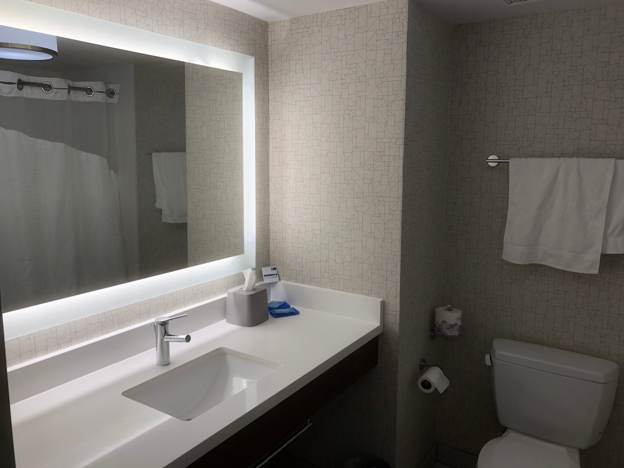Holiday Inn Express & Suites Porterville By IHG-浴室