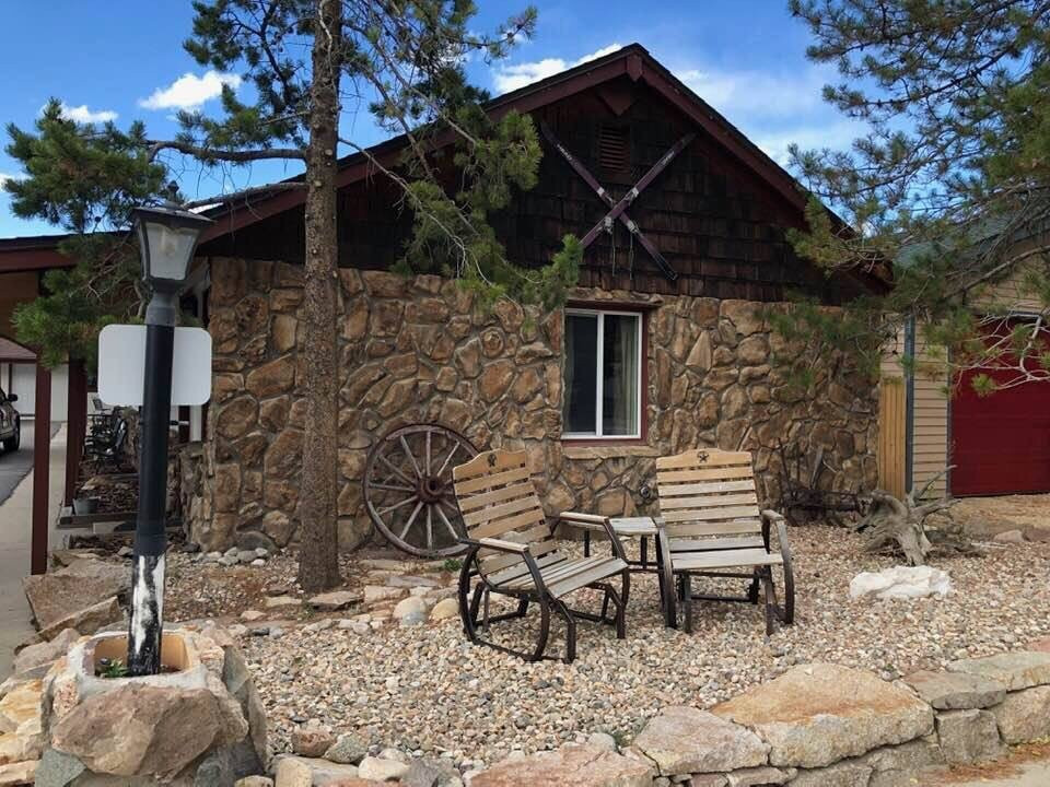 The Canyon Motel主图