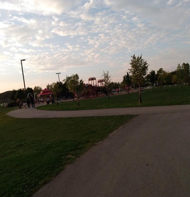 McLennan Park-基奇纳必去景点