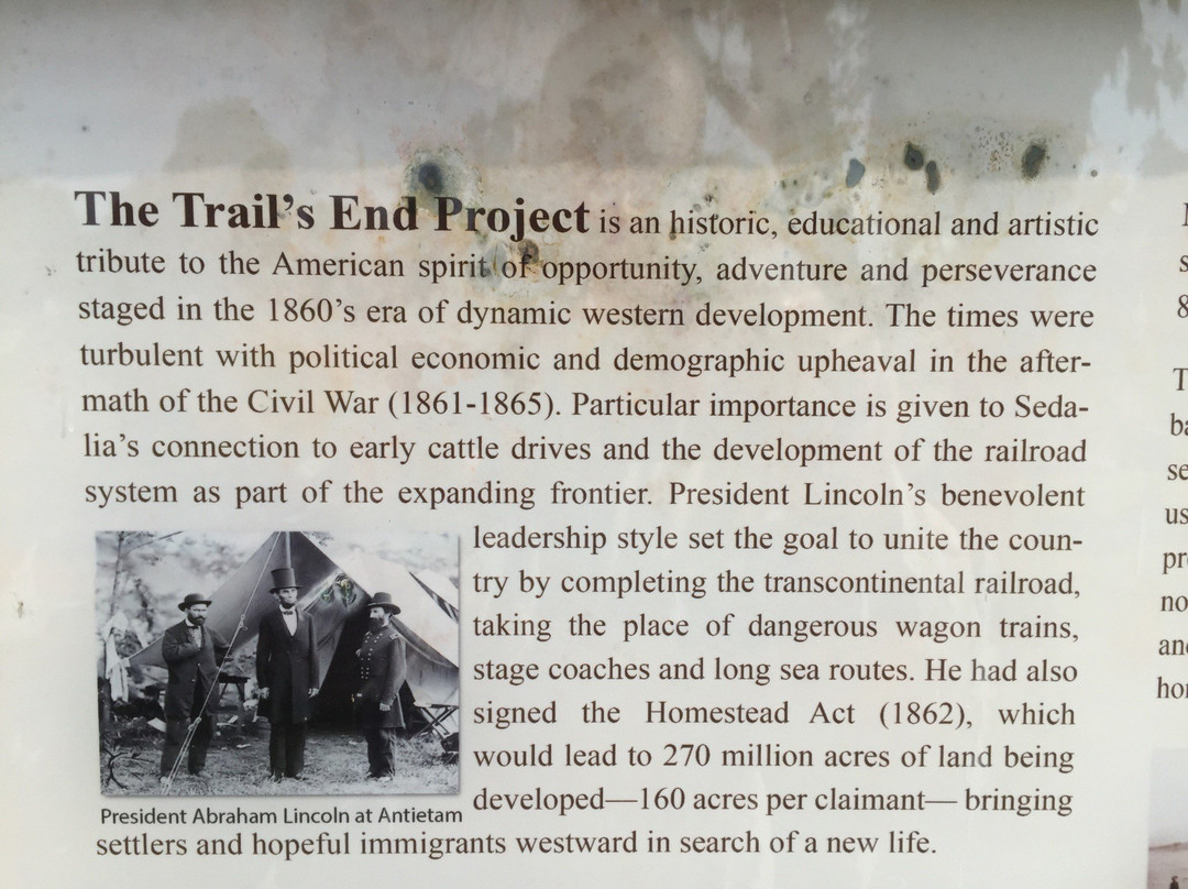 Trails End Monument-锡代利亚必去景点