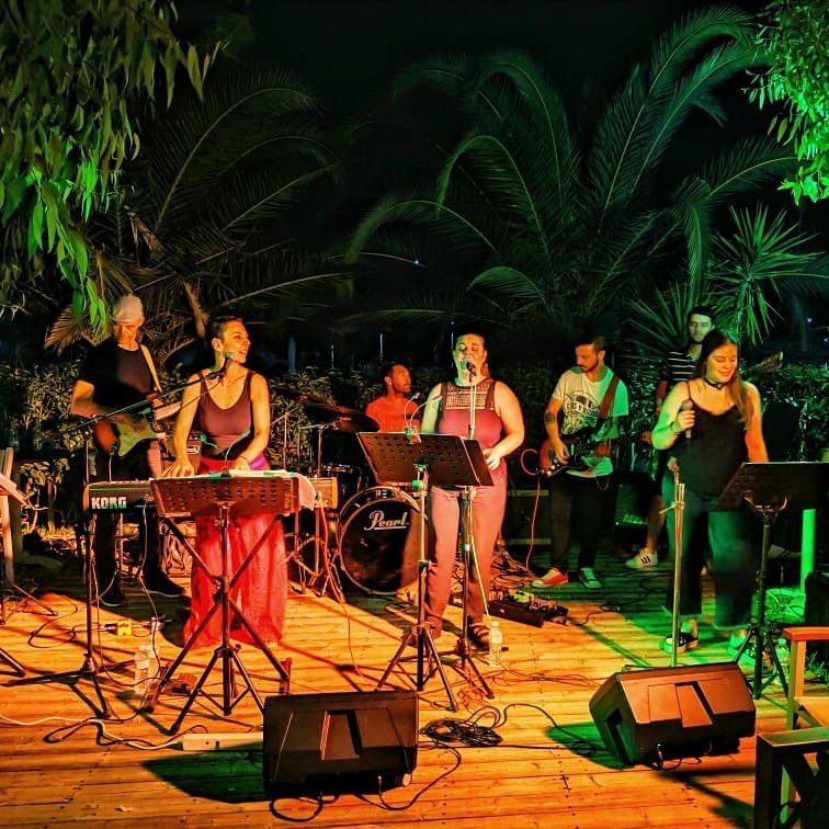 Tree Bar-Nidri必去景点