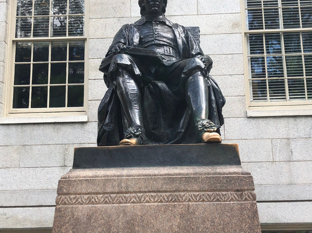 John Harvard Statue景点图片