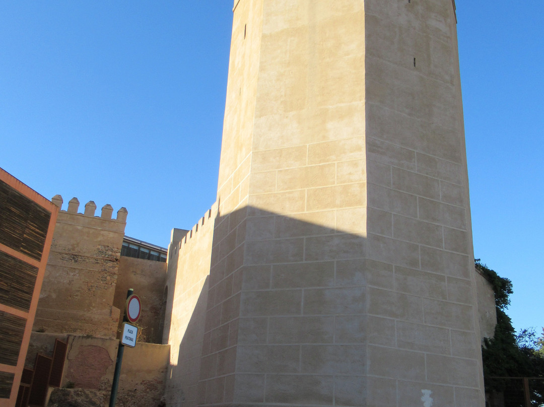 Torre de Espantaperros景点图片