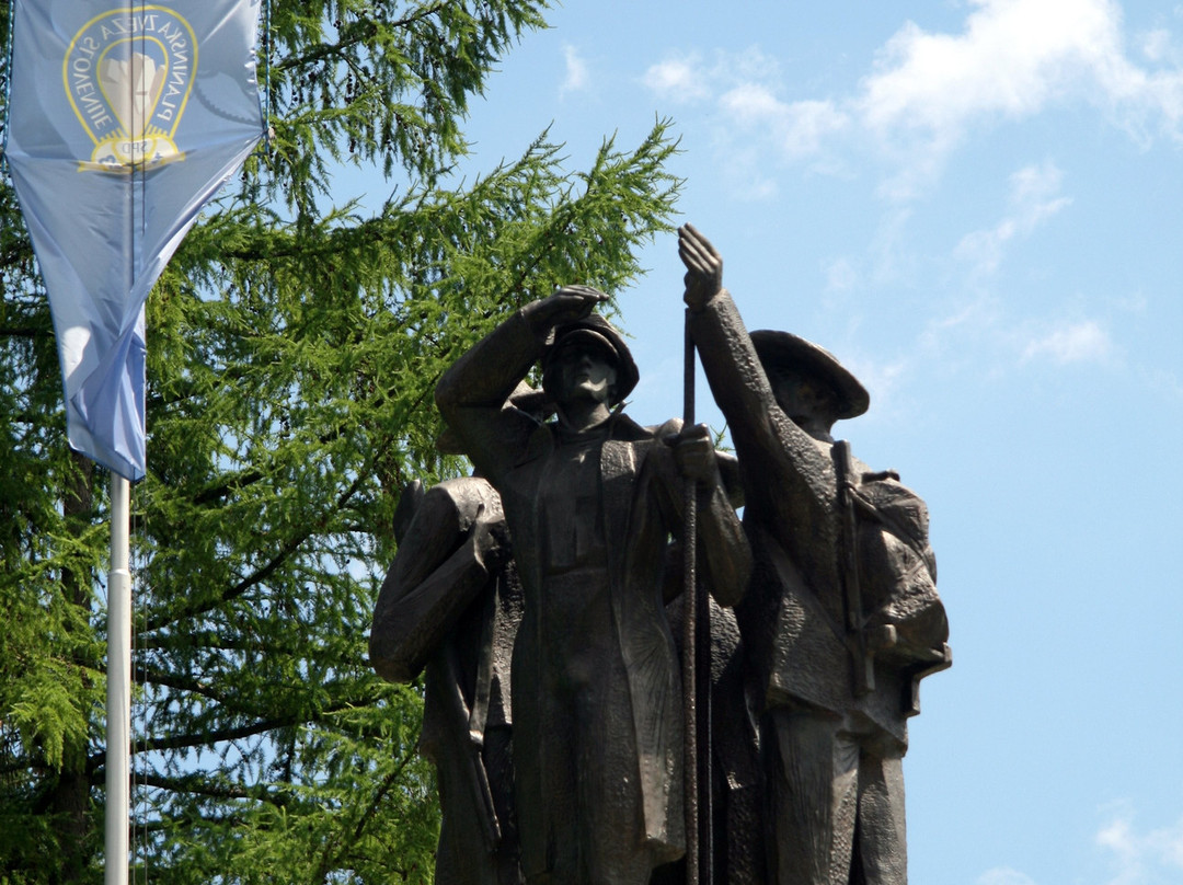 Monument To Four Courageous Men-Ribcev Laz必去景点