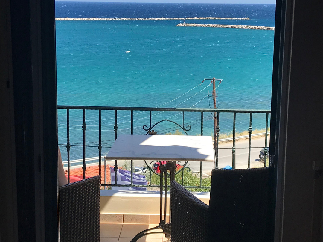 Griffon Kymi Hotel主图