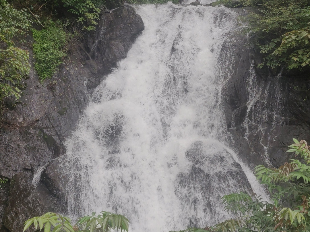 Bamanbudo Waterfall景点图片