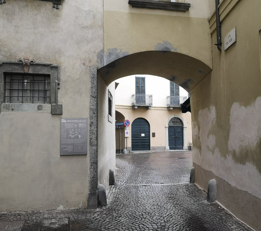 Palazzo Sertoli-Sondrio必去景点
