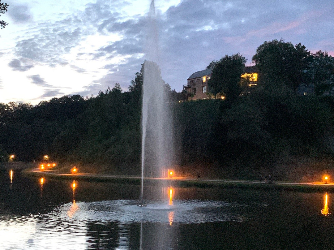 Lake Neufchâteau景点图片