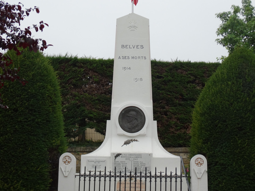 Belves War Memorial景点图片