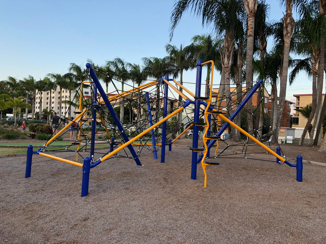 阳光海岸绿洲盛橡度假酒店主图