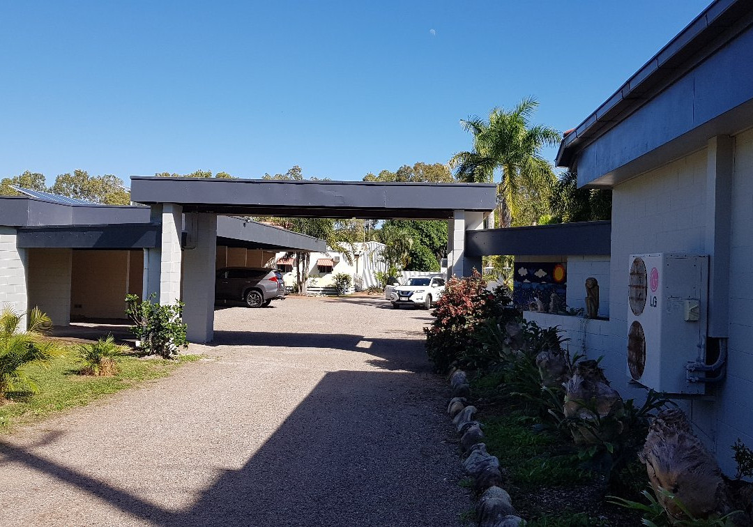 Lucinda Village主图