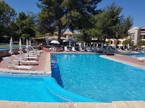 宙斯卡桑德拉泻湖主图