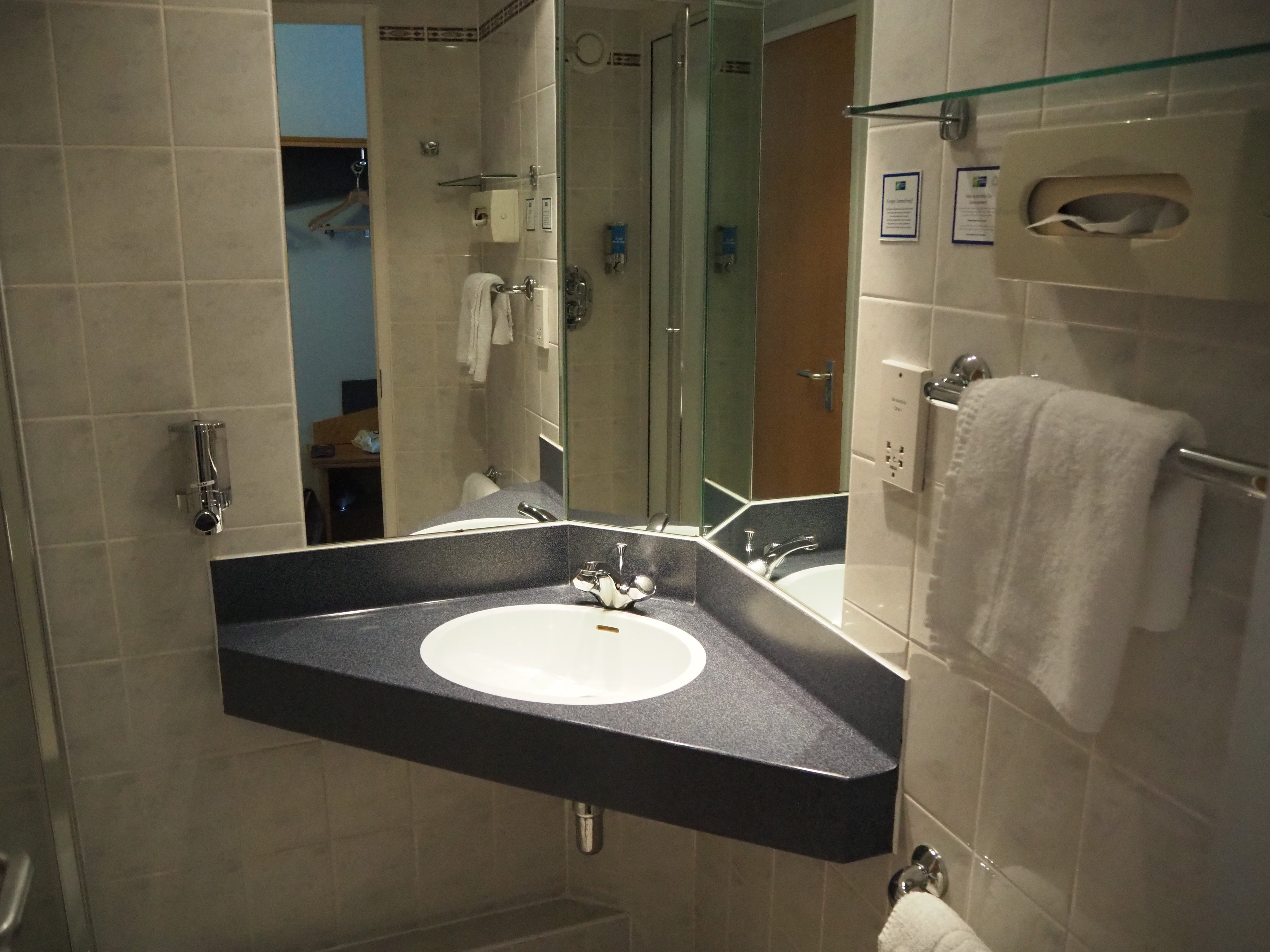 Holiday Inn Express Derby - Pride Park, An IHG Hotel-浴室