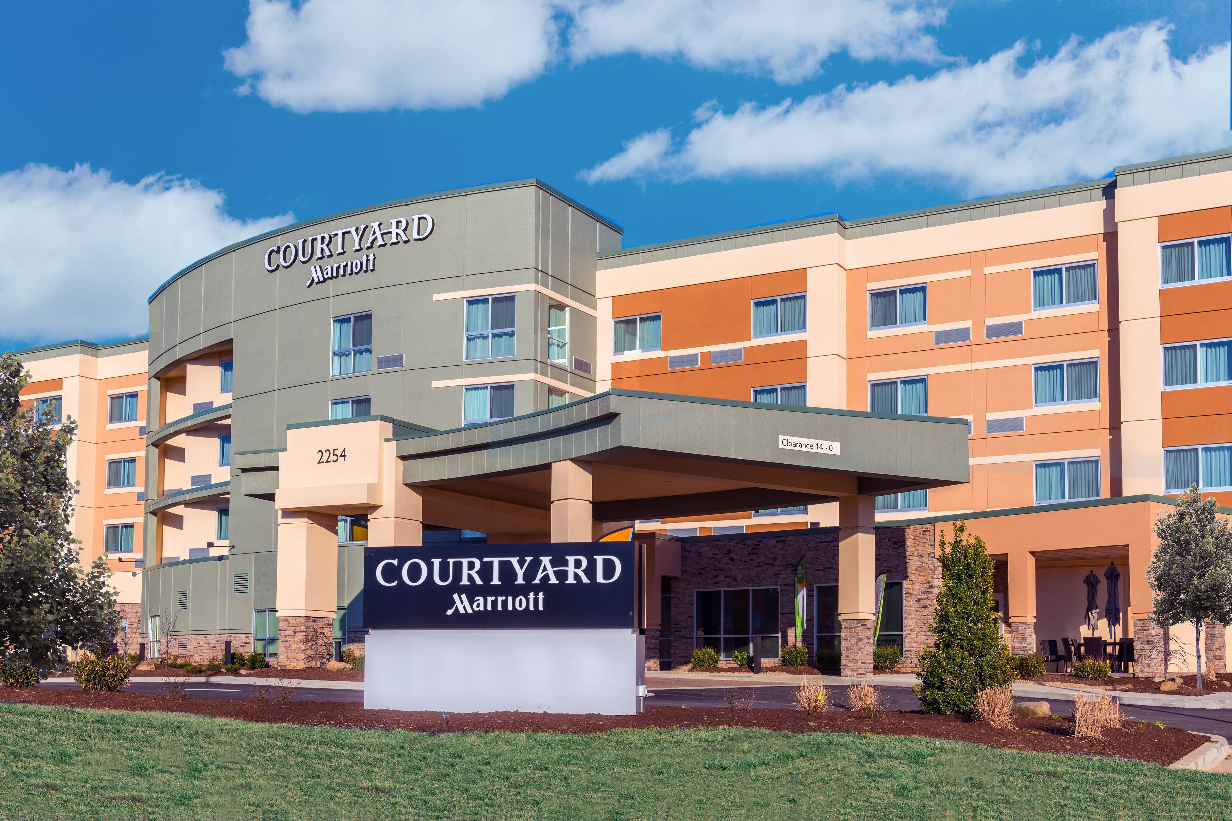 Courtyard Somerset-官方