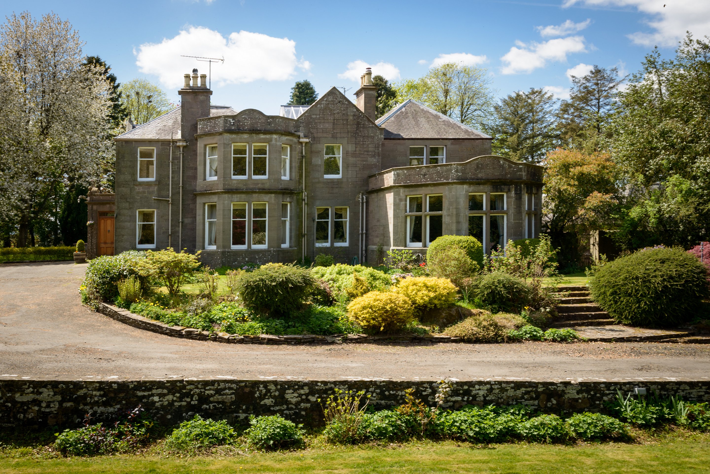 Castleton House Luxury Estate-官方