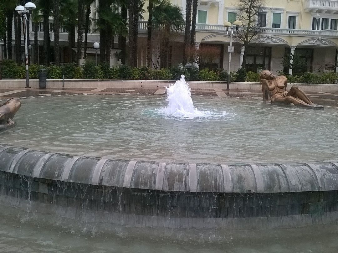 Fontana di Arlecchino di Abano Terme-阿巴诺泰尔梅必去景点