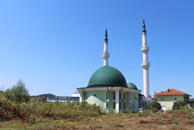 Dzamija Trn-Polje-Trn必去景点