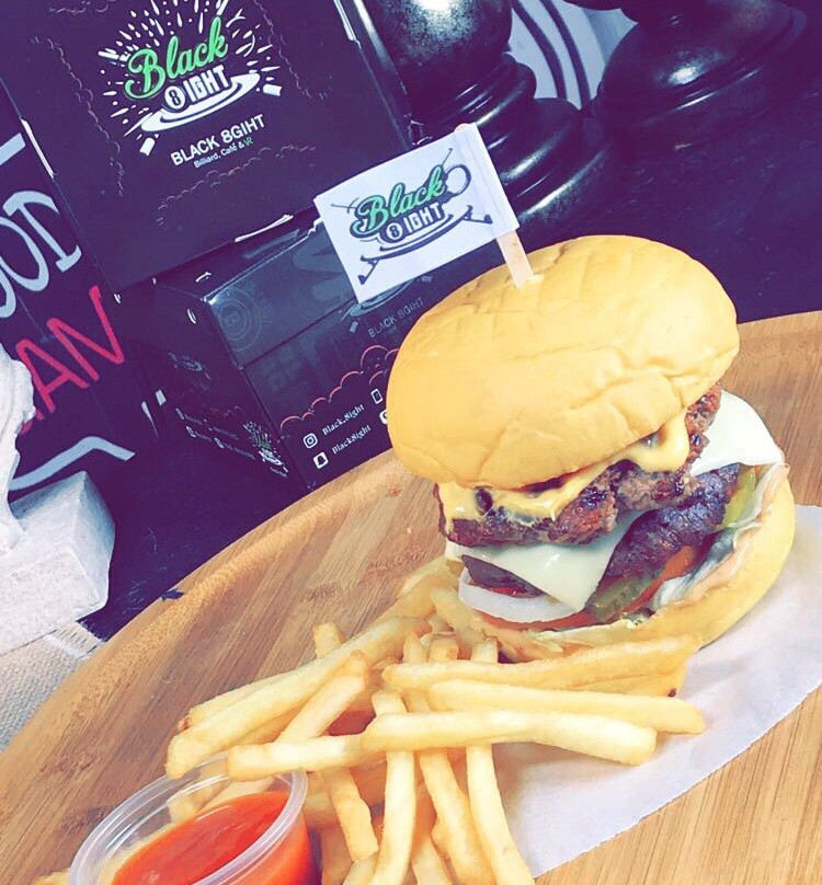 Black 8ight Cafe-朱拜尔必去景点