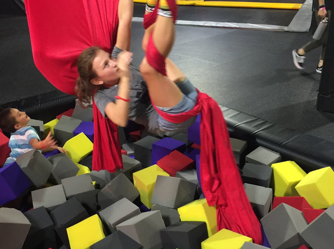 Big Air Trampoline Park-Laguna Hills必去景点