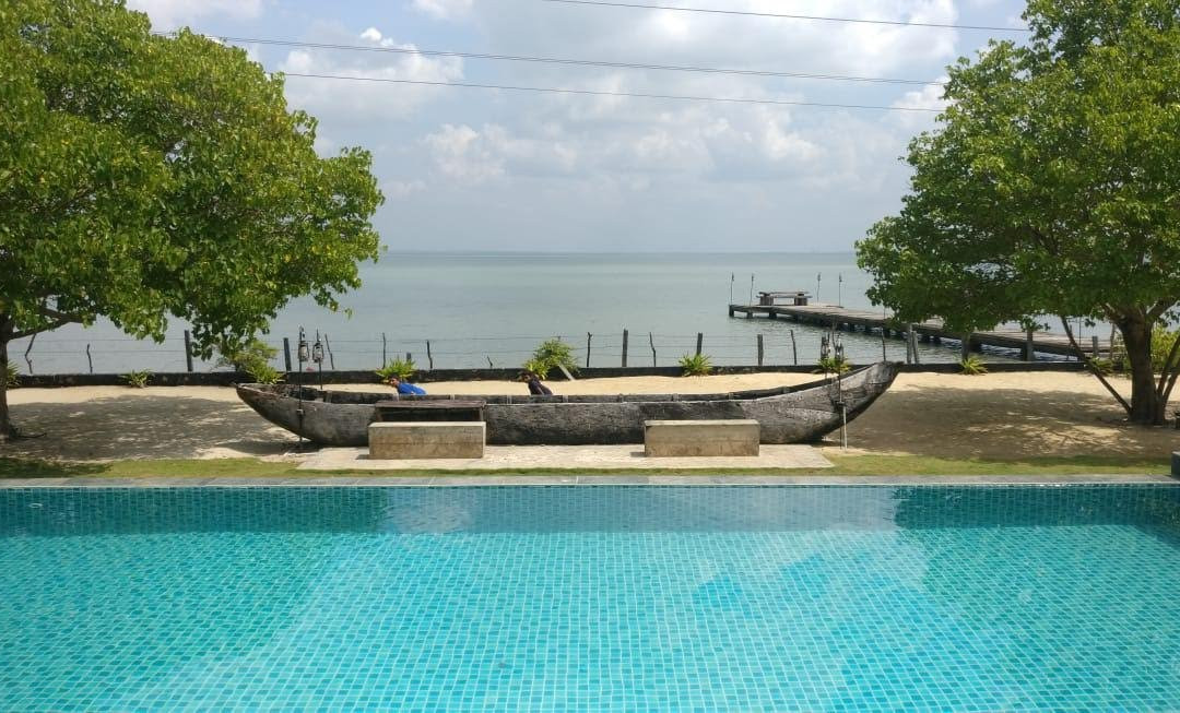 拉尔亚泻湖酒店主图