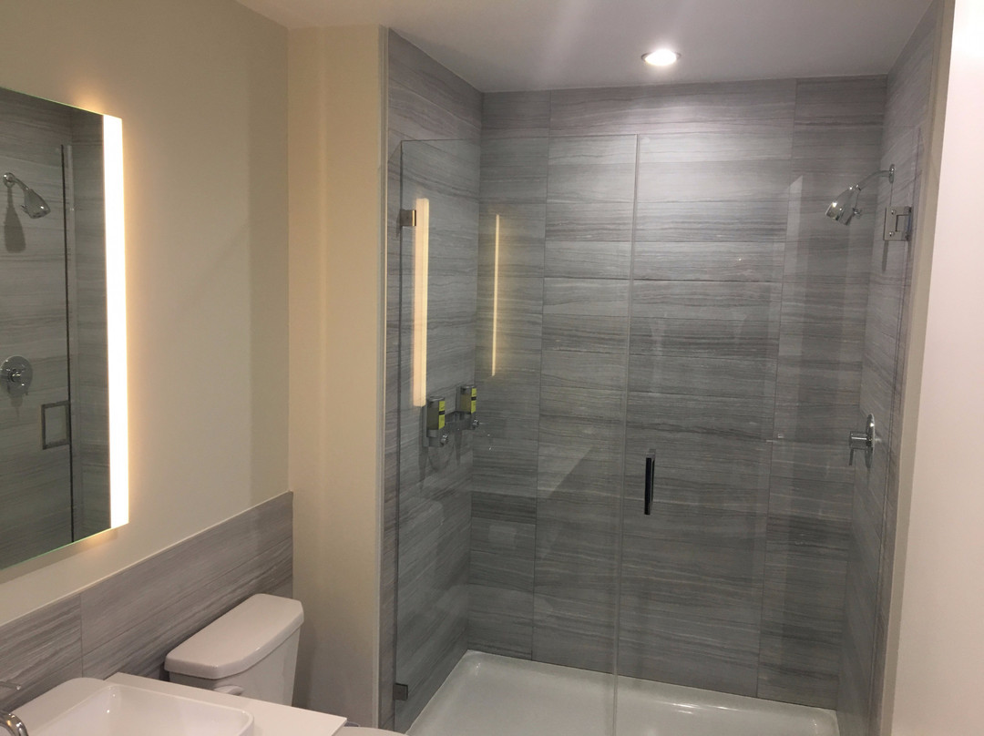 Element Edmonton West主图