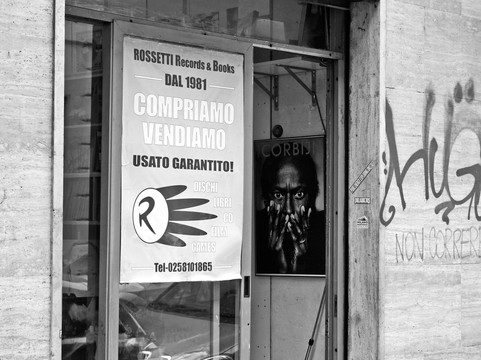 Pontesesto旅游景点-Rossetti Records & Books