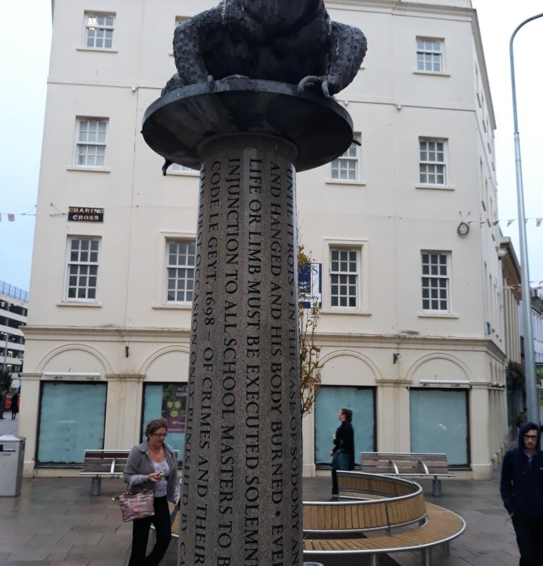 Statue of The Toad-St. Helier必去景点