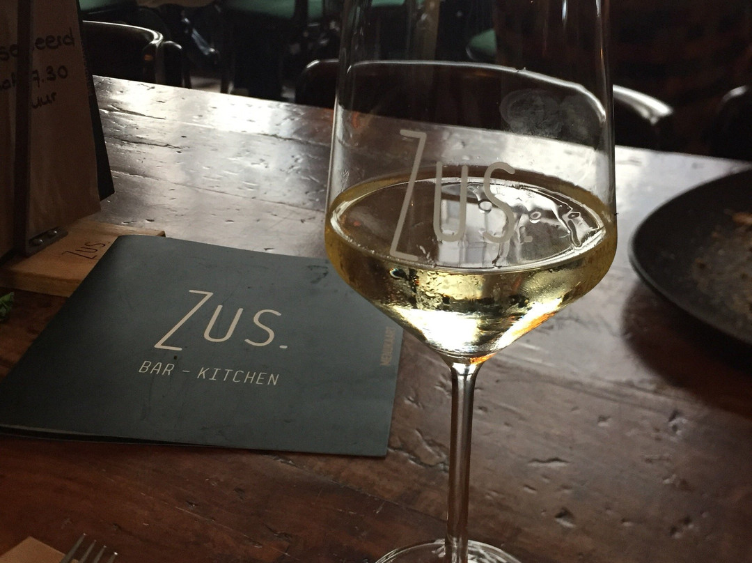 Zus. Bar- Kitchen