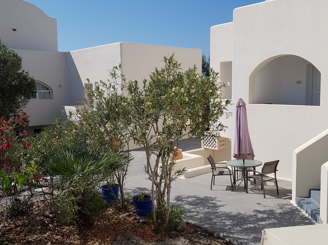 白色卡提吉斯海涛酒店主图