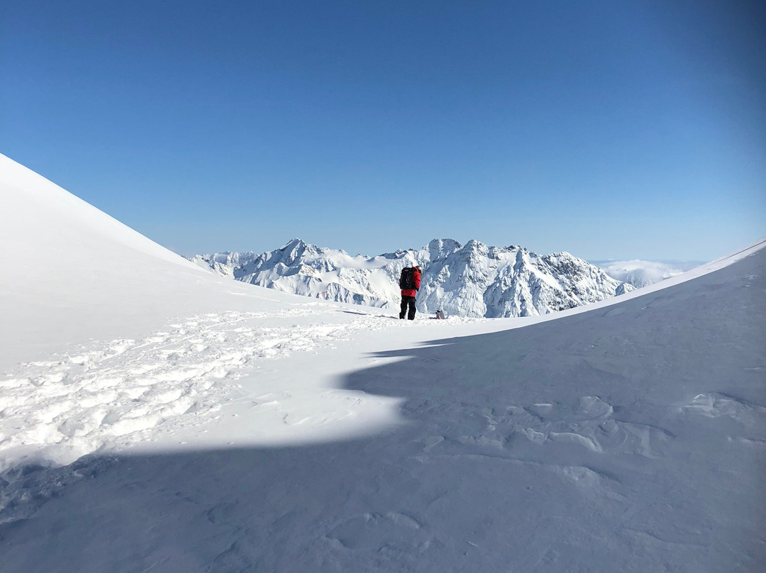 High Peak Heliski景点图片