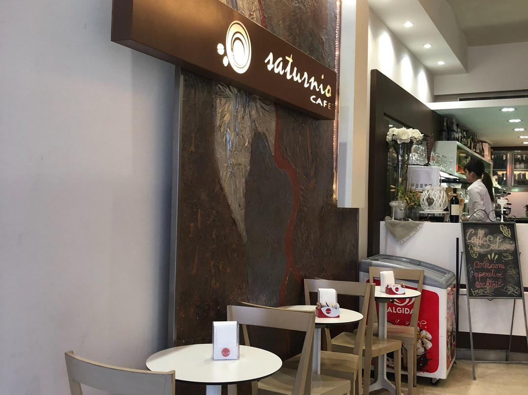 Saturnio Cafe