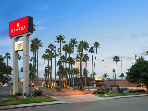 Ramada by Wyndham San Diego North Hotel & Conference Center主图