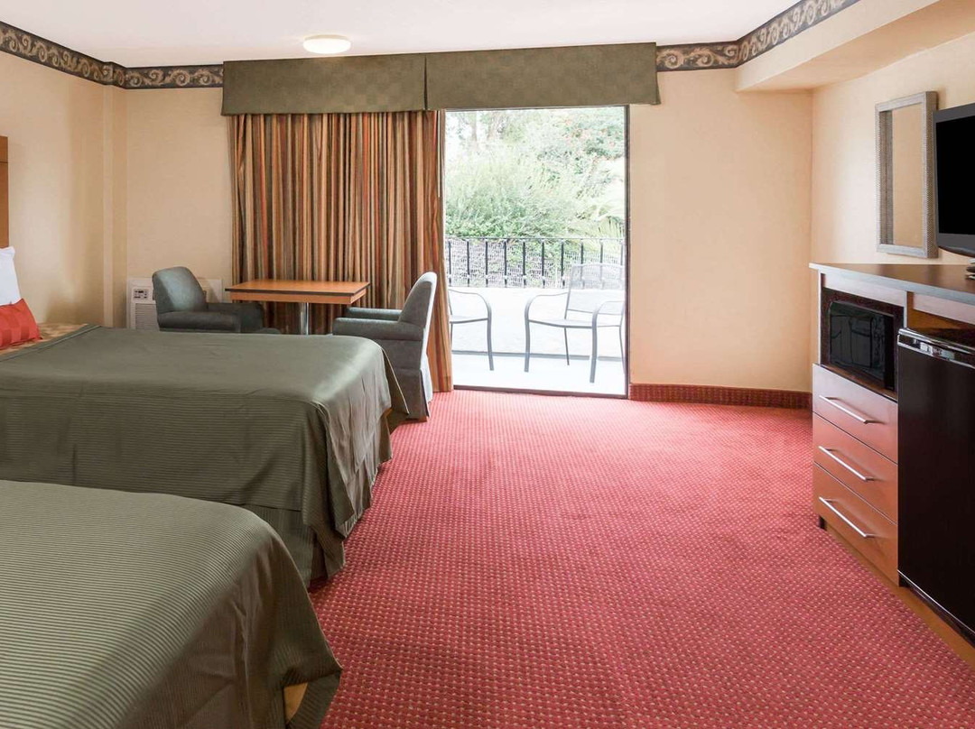 Travelodge by Wyndham San Clemente Beach主图