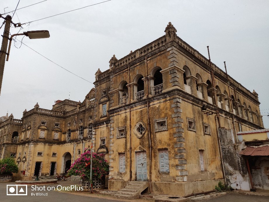 The Kalahandi Palace-官方