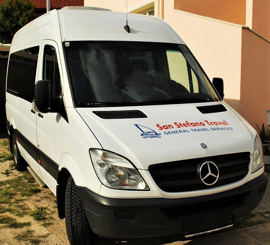 Margarita's Car Hire & Transfers景点图片