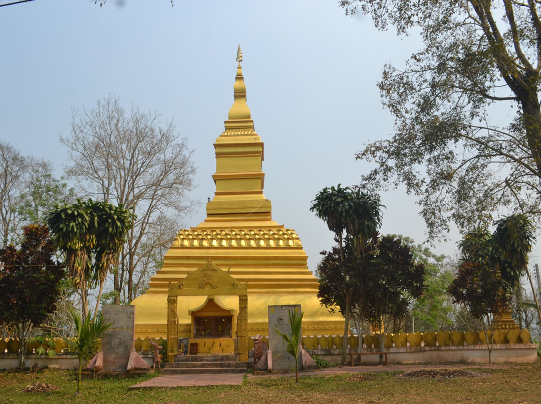 Phoum Pouk Stupa景点图片