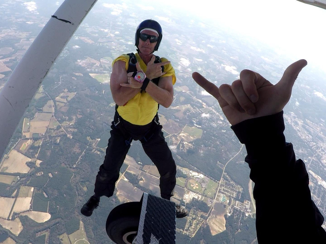 The Jumping Place Skydiving Center-斯泰茨伯勒必去景点