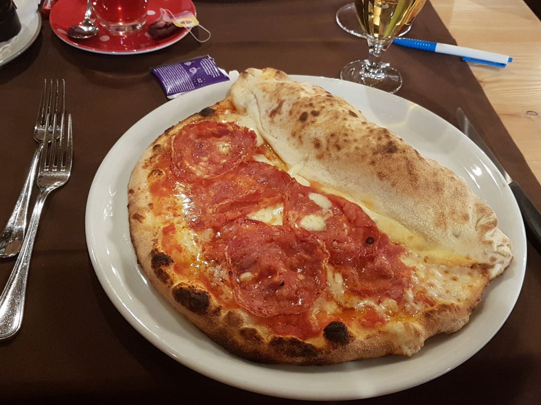 Curaglia餐馆和美食-Pizzeria Stiva Ursus
