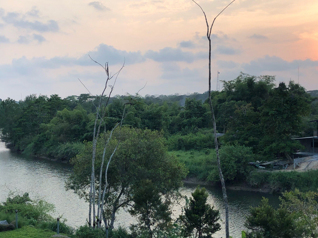 Riverawan Hotel主图