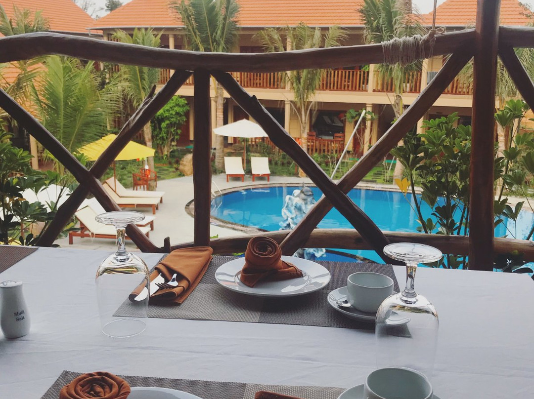 Golden Topaz Resort主图