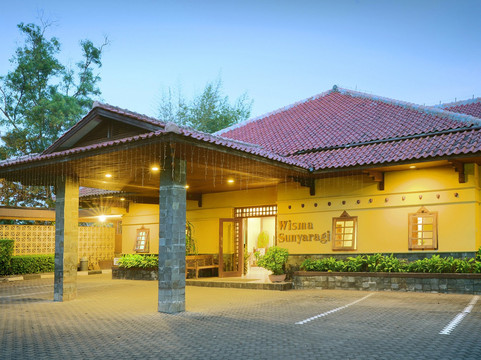 Kondangsari酒店住宿-Hotel Wisma Sunyaragi