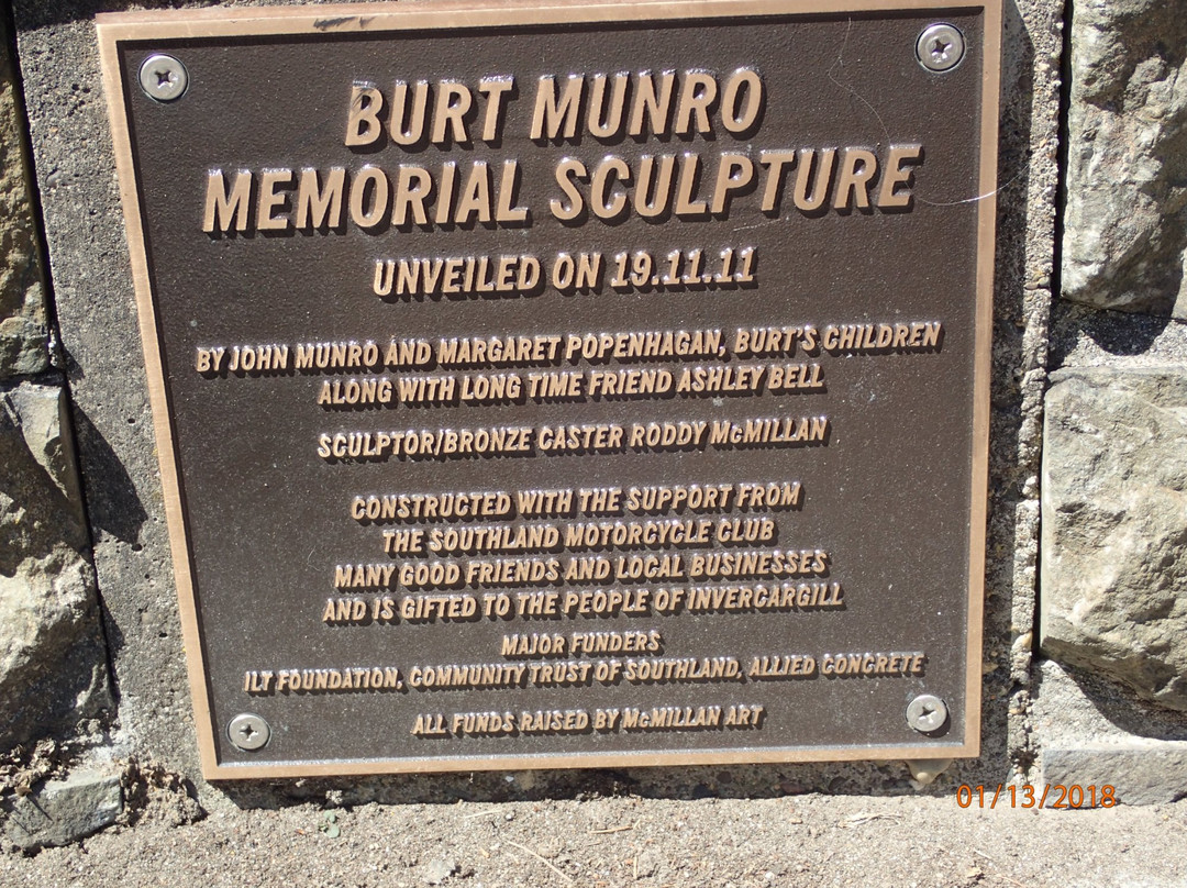 Burt Munro Statue景点图片