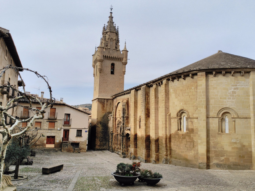 Church of San Martín de Tours in Uncastillo景点图片