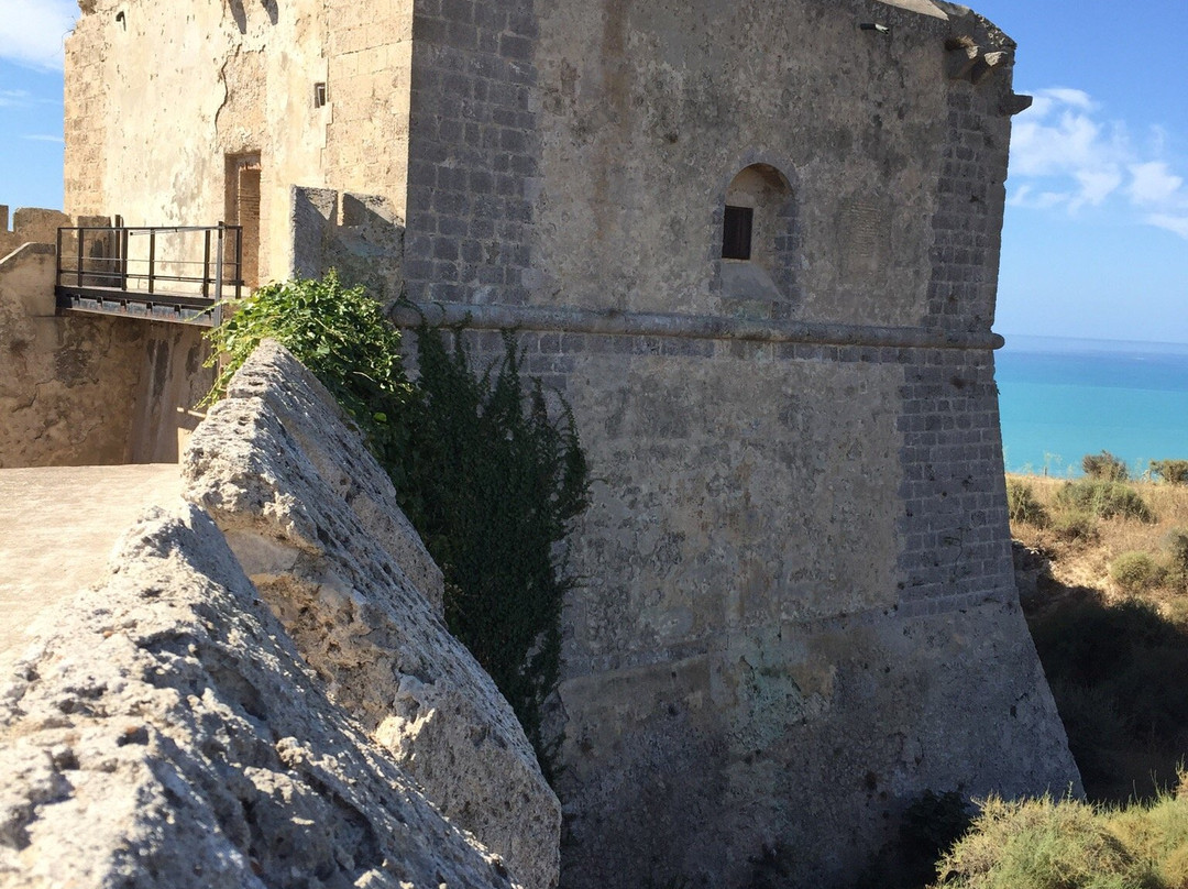 Area Archeologica di Monte Sant'Angelo e Castel Sant'Angelo景点图片