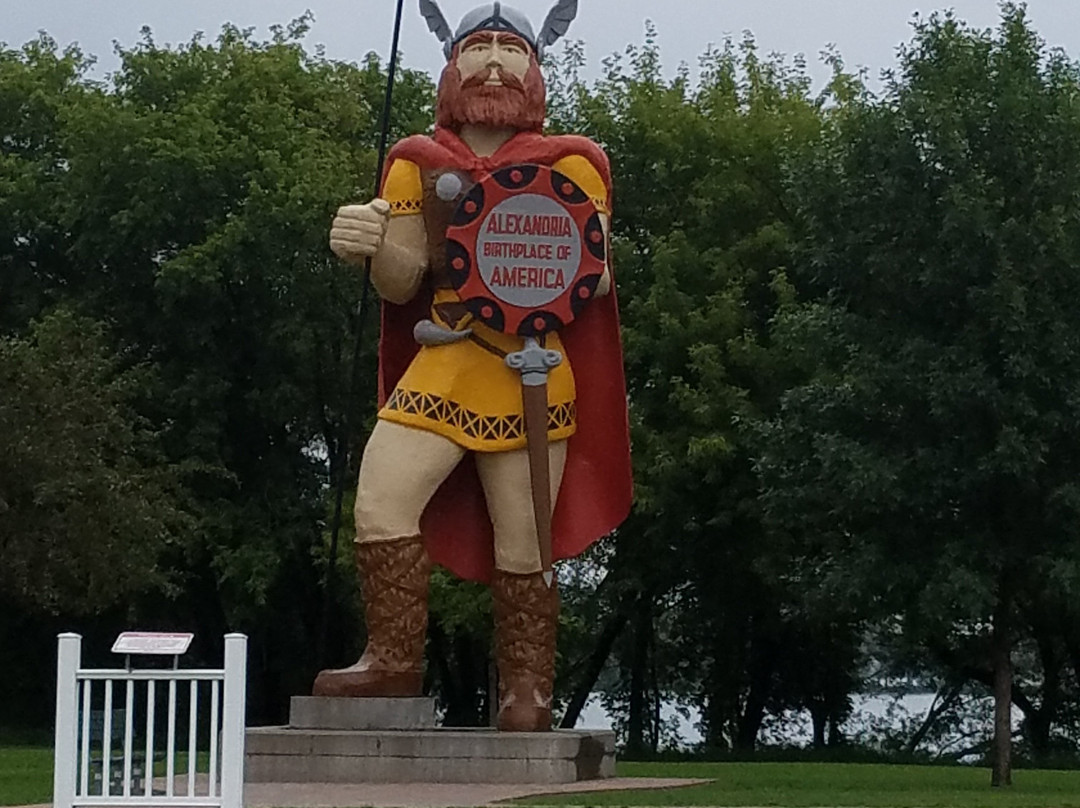 Big Ole Viking Statue景点图片