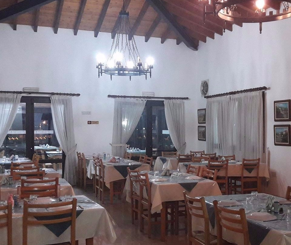 Anafotida餐馆和美食-Kokos Tavern Alethriko