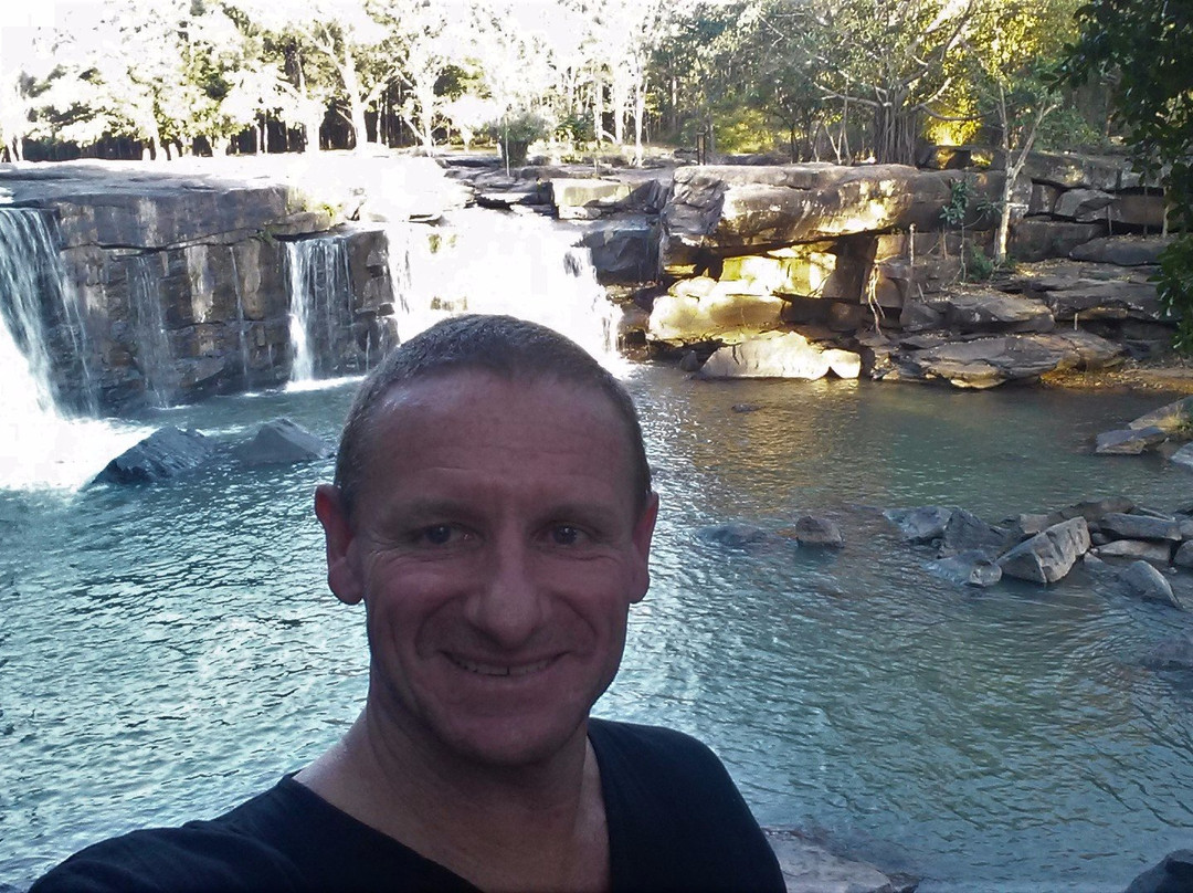 Tat Ton Waterfall景点图片