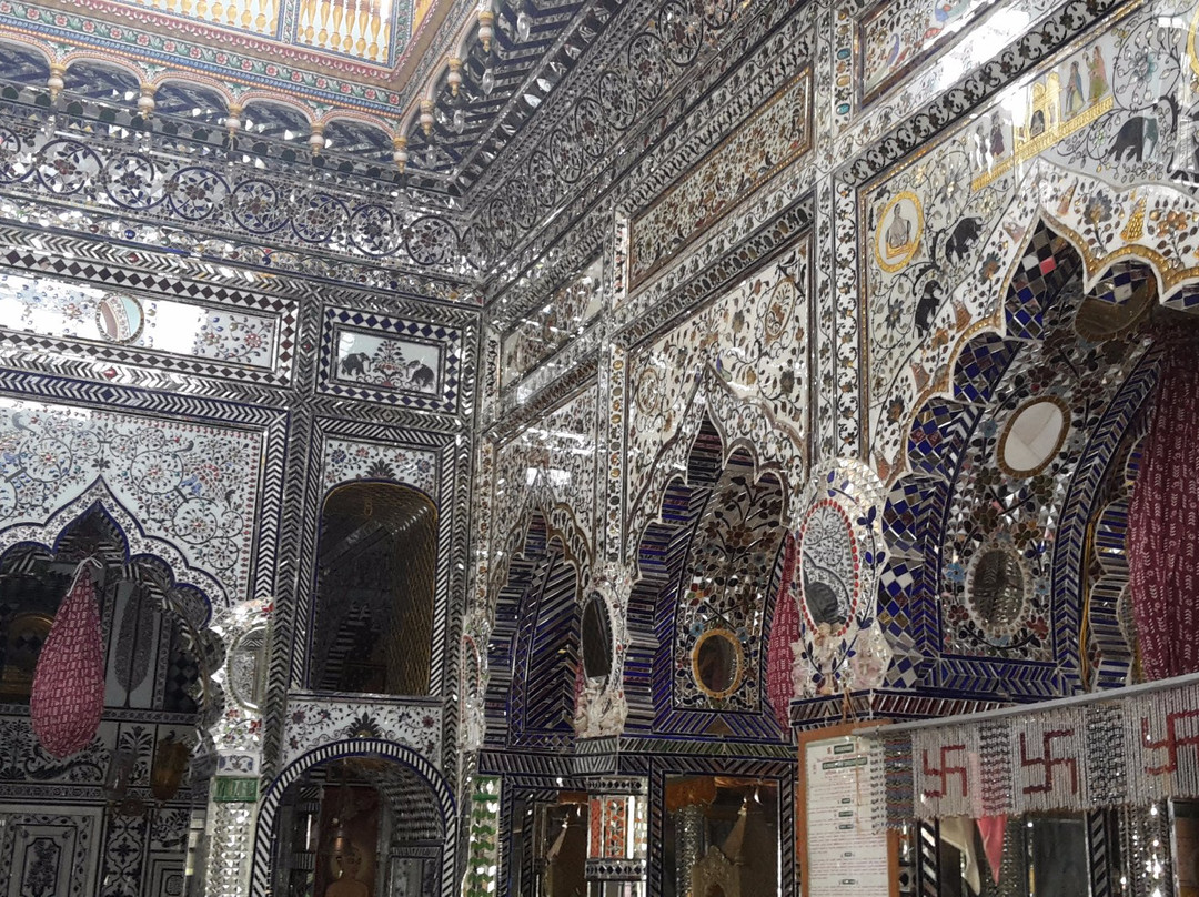 Jain Glass Temple-坎普尔必去景点