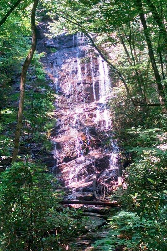 Horsetrough Falls-海伦必去景点