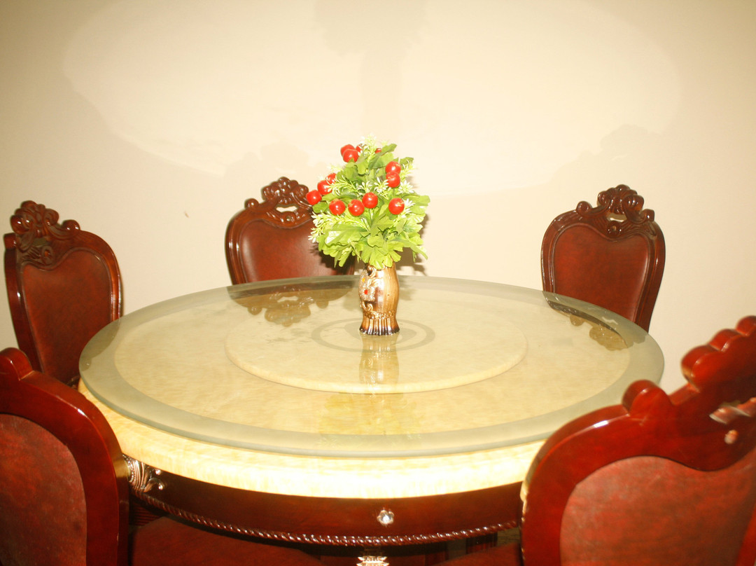 Upright Hotel & Suites主图